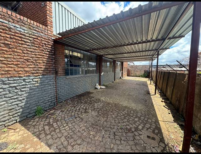 350M² WAREHOUSE TO LET IN HERMANSTAD